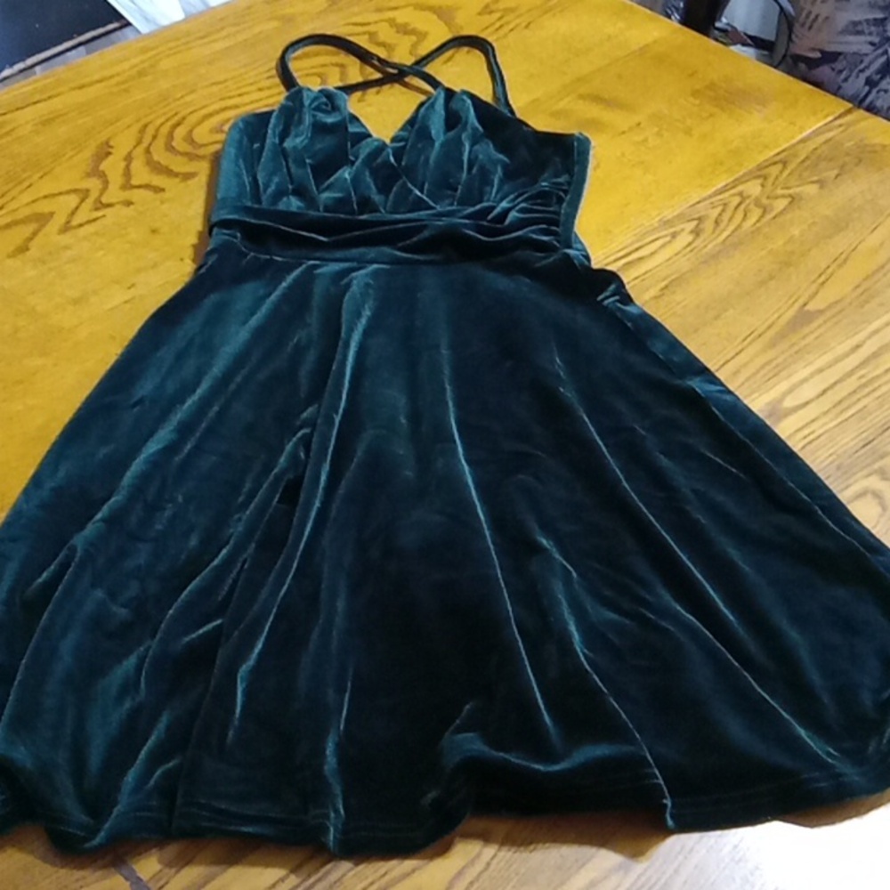 HALARA DRESS Womens EXTRA SMALL XS GREEN VELVET Flare New Party Club